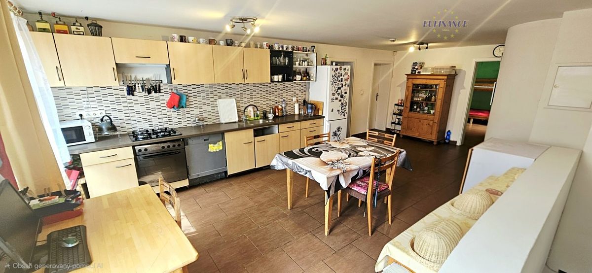 Prodej rodinného domu 235 m², pozemek 245 m² – fotografie 4