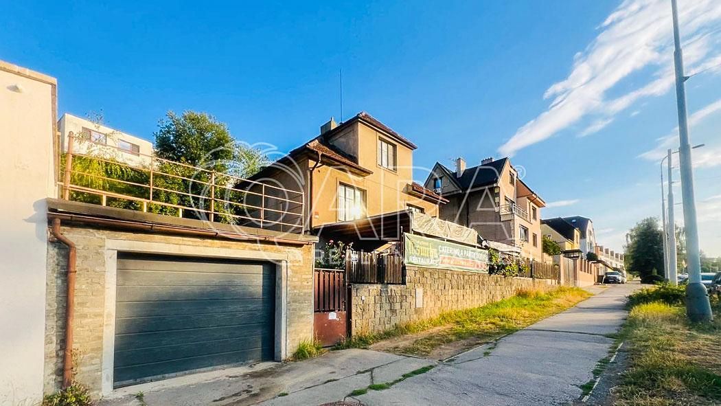 Pronájem rodinného domu 141 m², pozemek 749 m² – fotografie 2