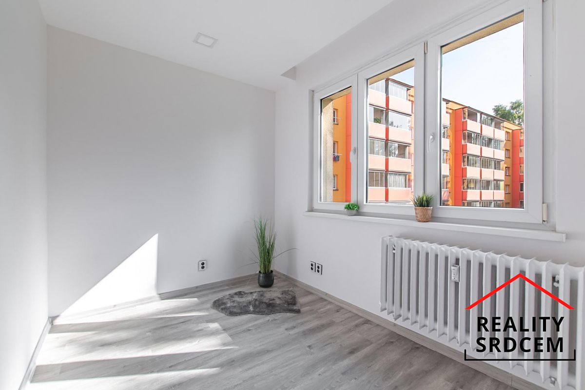 Pronájem bytu 3+1 56 m² – fotografie 3