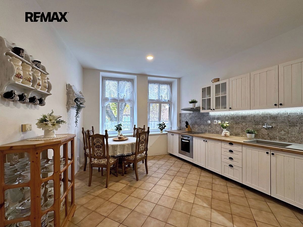 Prodej rodinného domu 165 m², pozemek 133 m² – fotografie 3