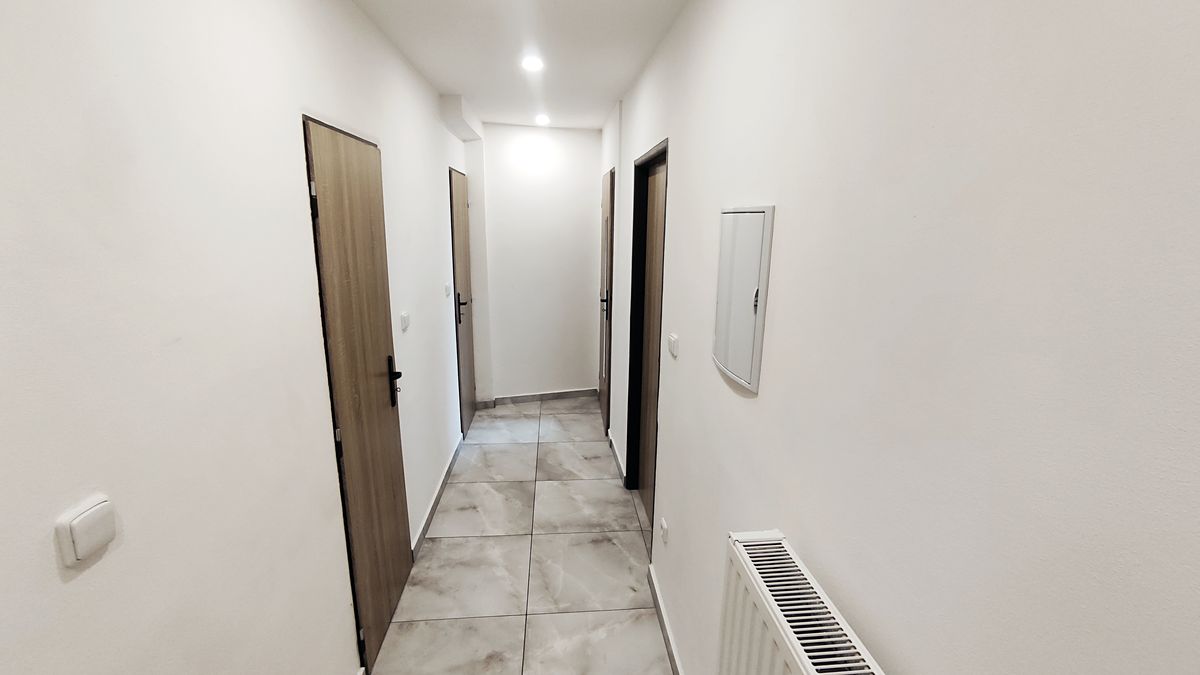 Pronájem bytu 2+kk 60 m² – fotografie 3