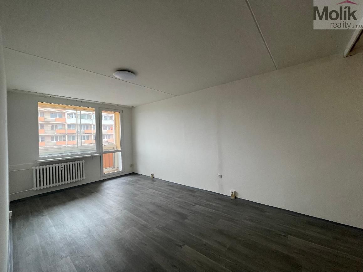 Pronájem bytu 2+kk 48 m² – fotografie 3