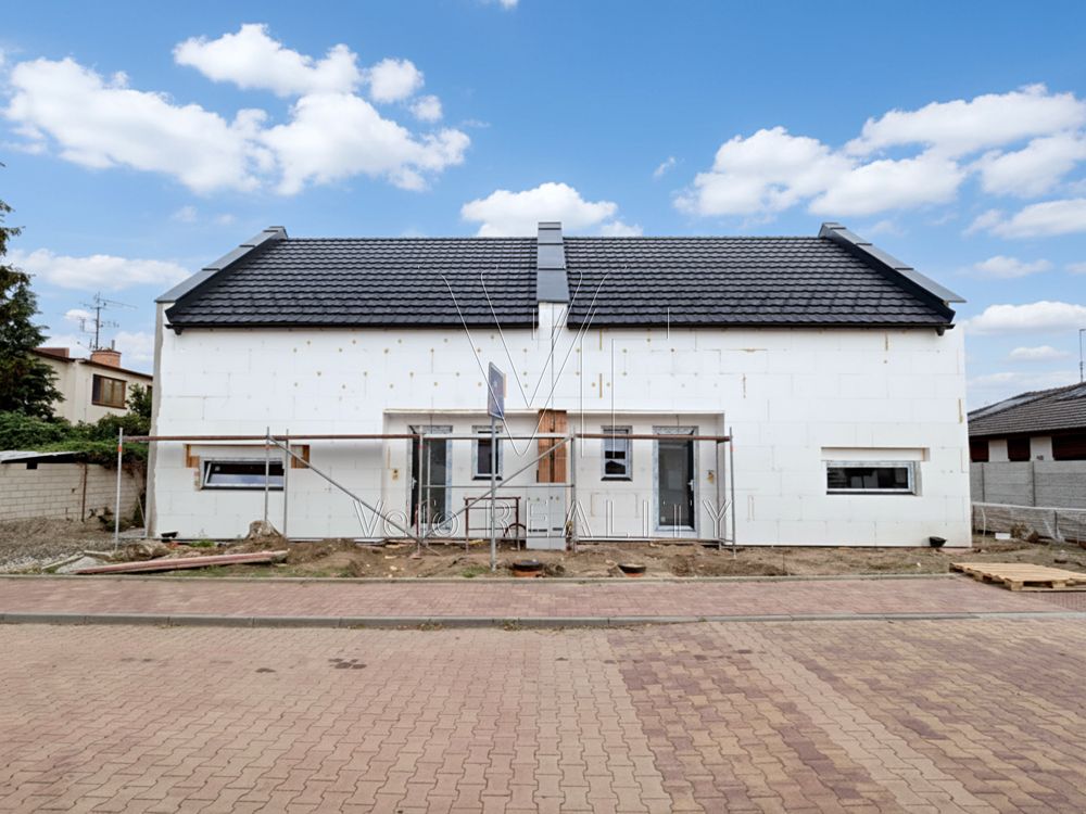 Prodej rodinného domu 119 m², pozemek 180 m² – fotografie 2