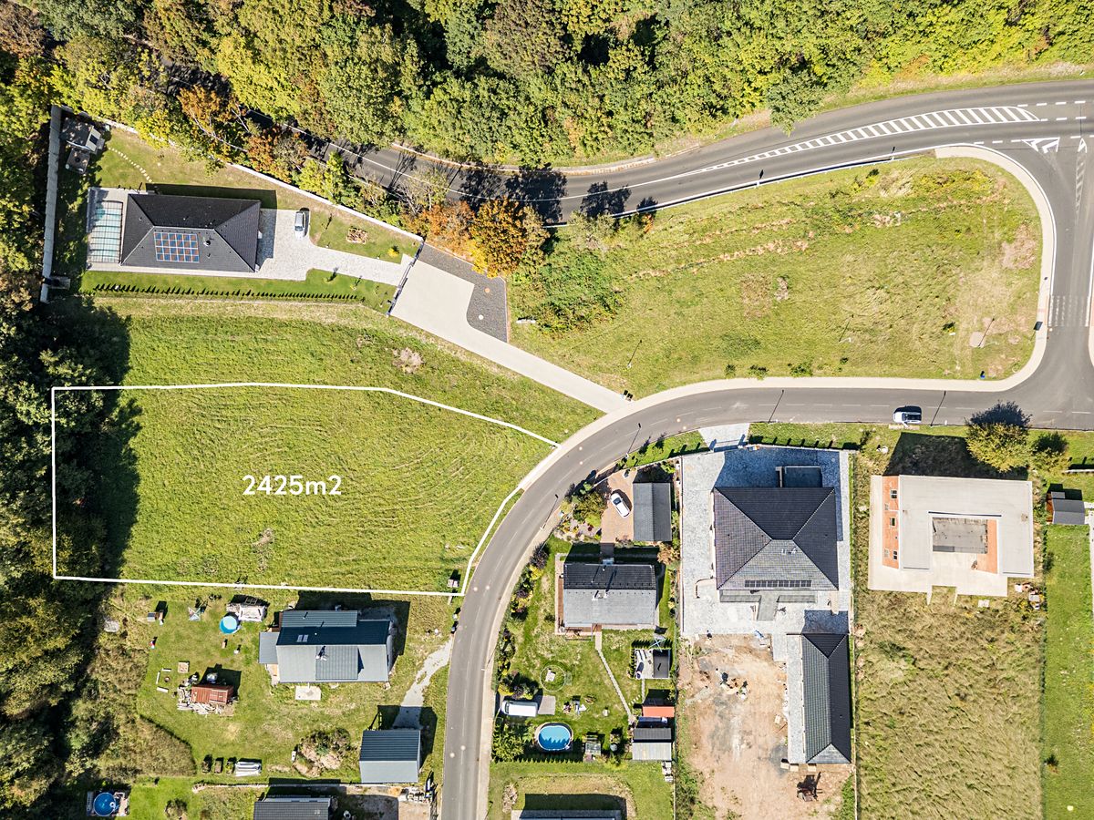 Prodej stavebního pozemku 2425 m² – fotografie 2