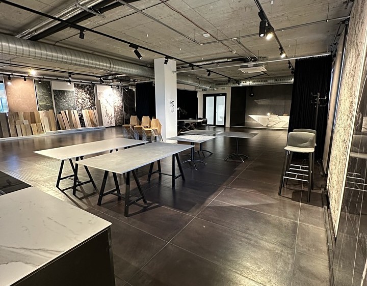 Gewerbefläche zur Miete, 242 m² (2 von 9)