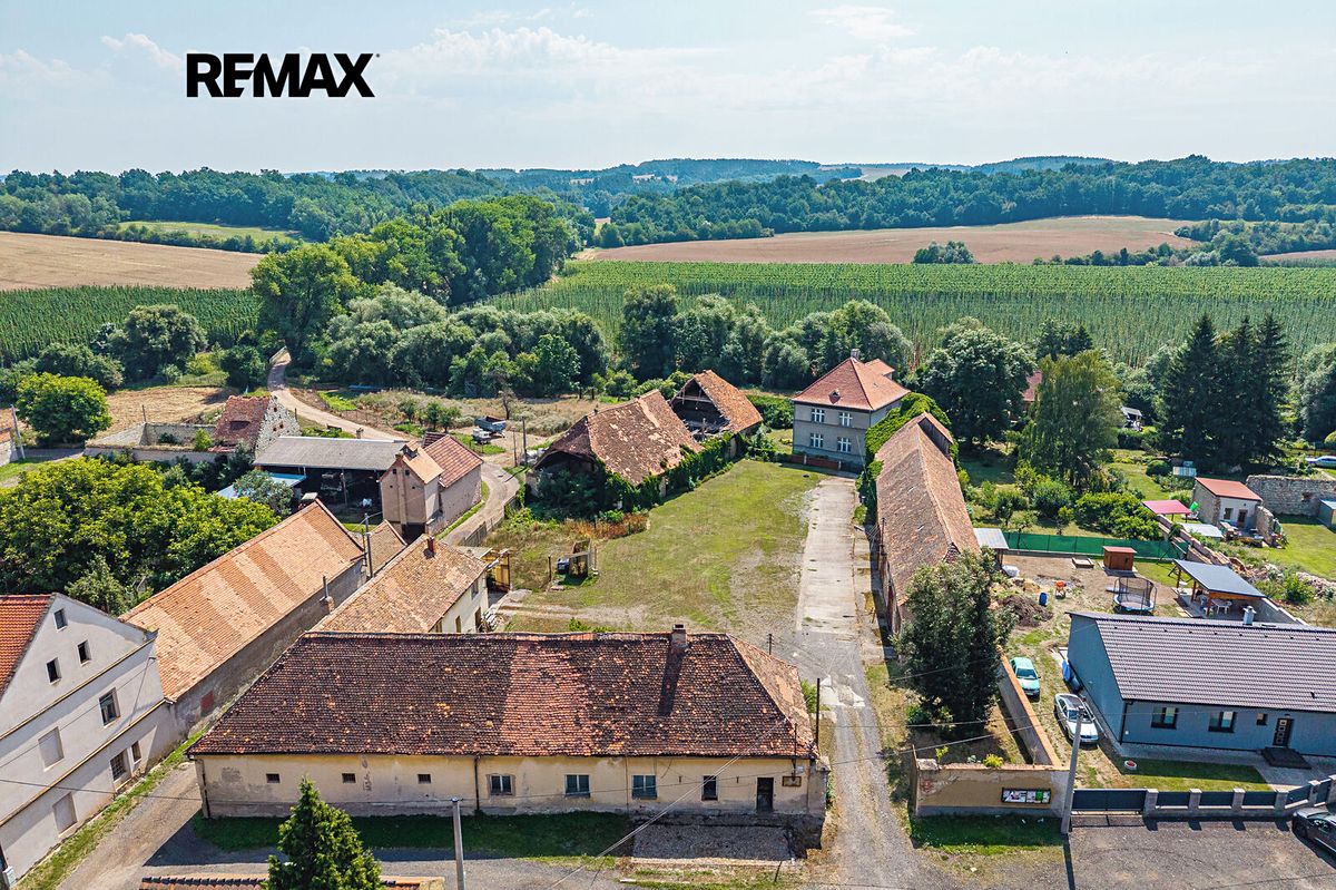 Prodej vícegeneračního domu 400 m², pozemek 6191 m² – fotografie 2
