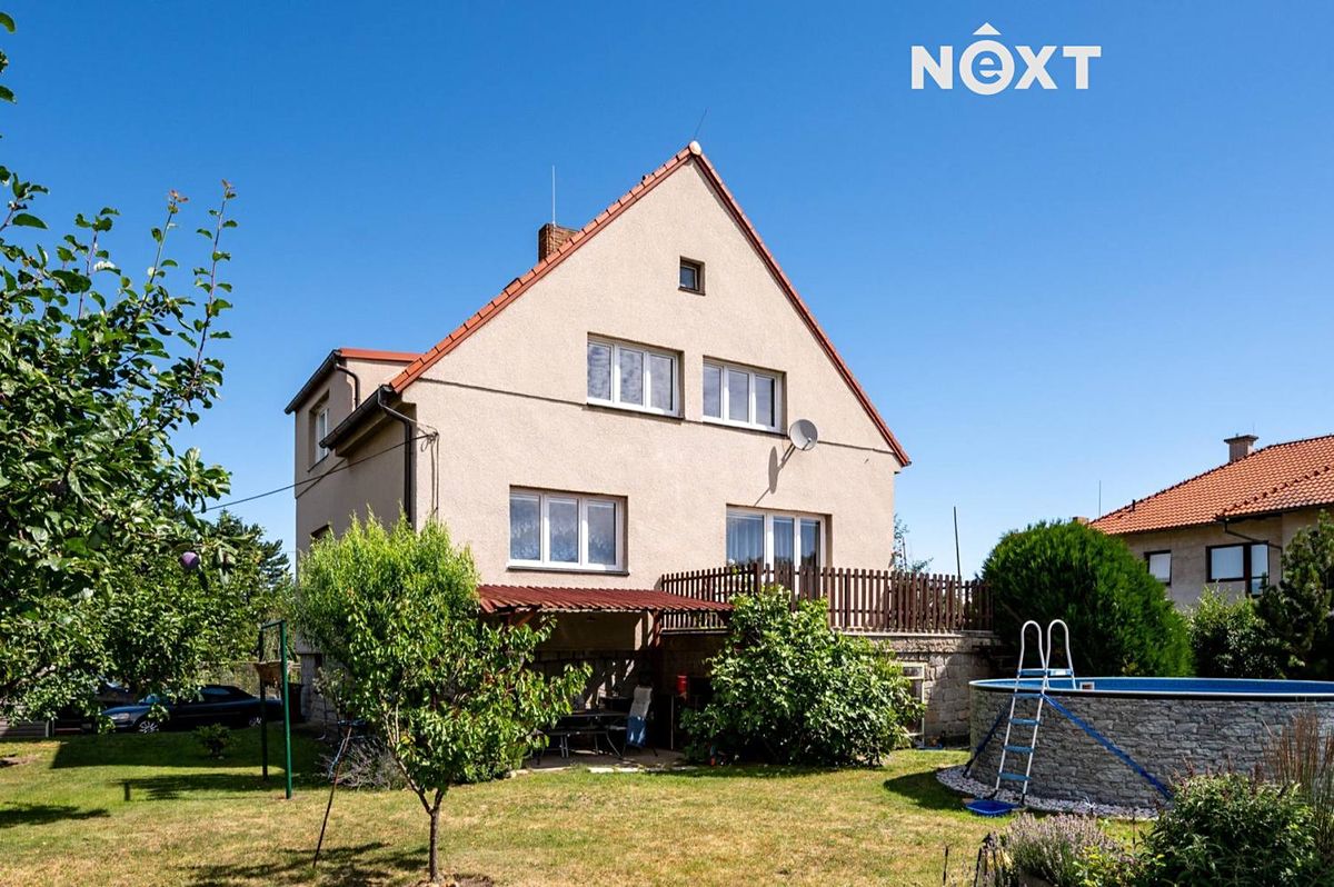 Prodej rodinného domu 239 m², pozemek 722 m² – fotografie 2