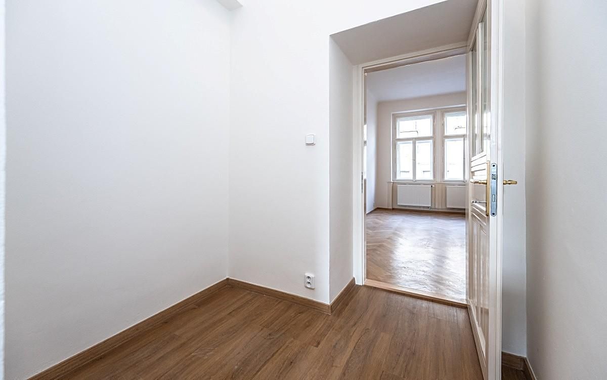 Pronájem bytu 2+kk 58 m² – fotografie 3