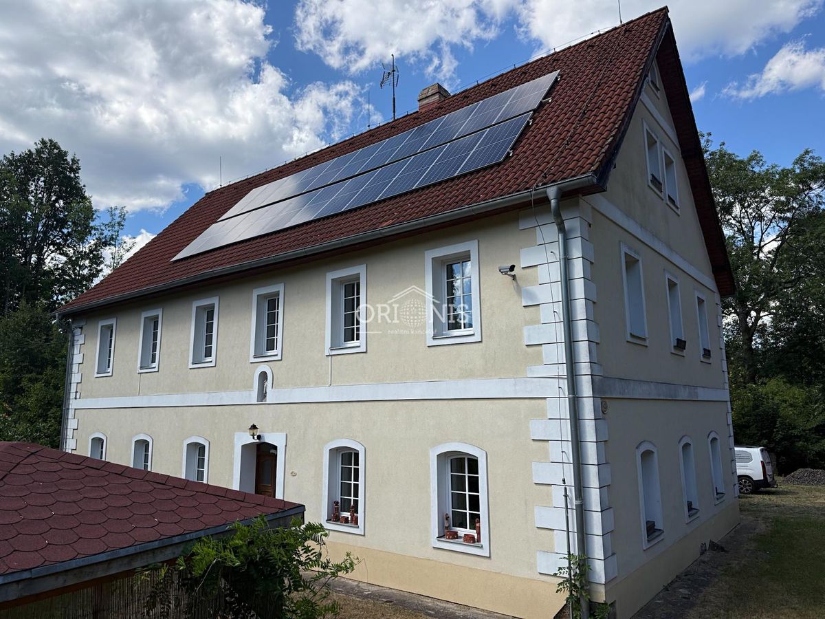 Prodej rodinného domu 600 m², pozemek 83559 m²