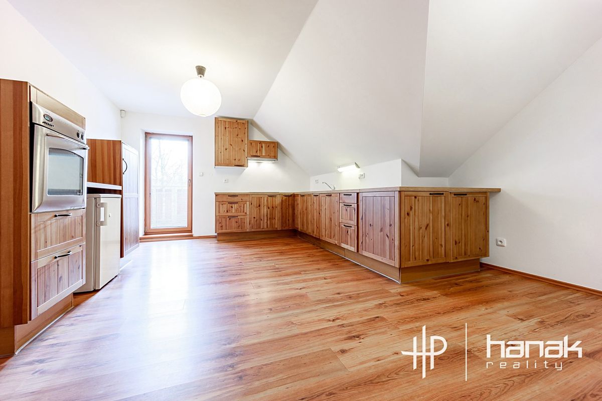 Prodej rodinného domu 259 m², pozemek 2016 m² – fotografie 3