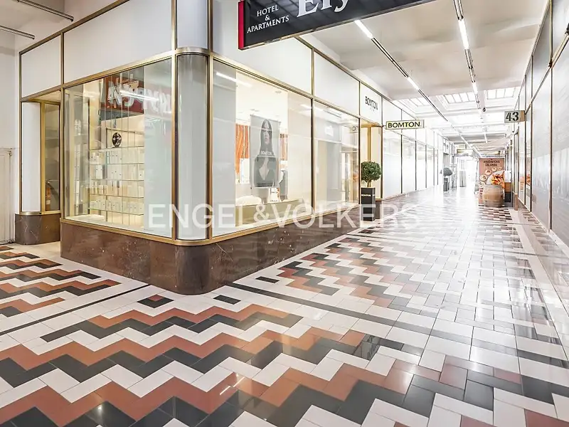 Pronájem ordinace 775 m², Praha – náhled fotky 2