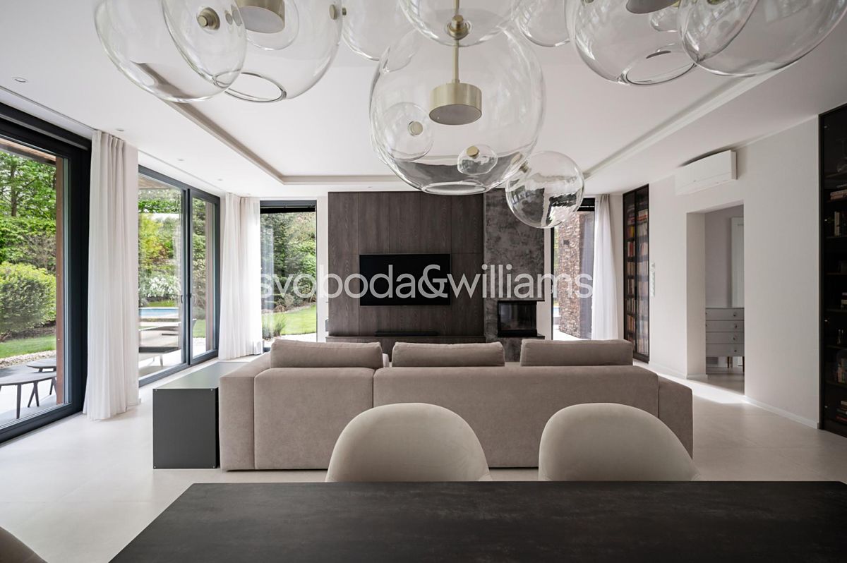 Prodej rodinného domu 204 m², pozemek 947 m² – fotografie 4