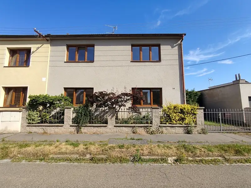 Prodej rodinného domu 168 m², pozemek 277 m², Pardubice – náhled fotky 2