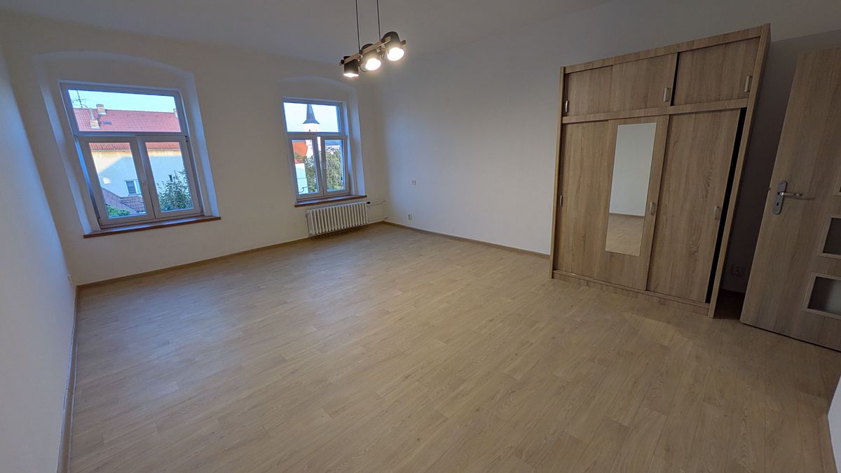 Pronájem bytu 1+kk 35 m²