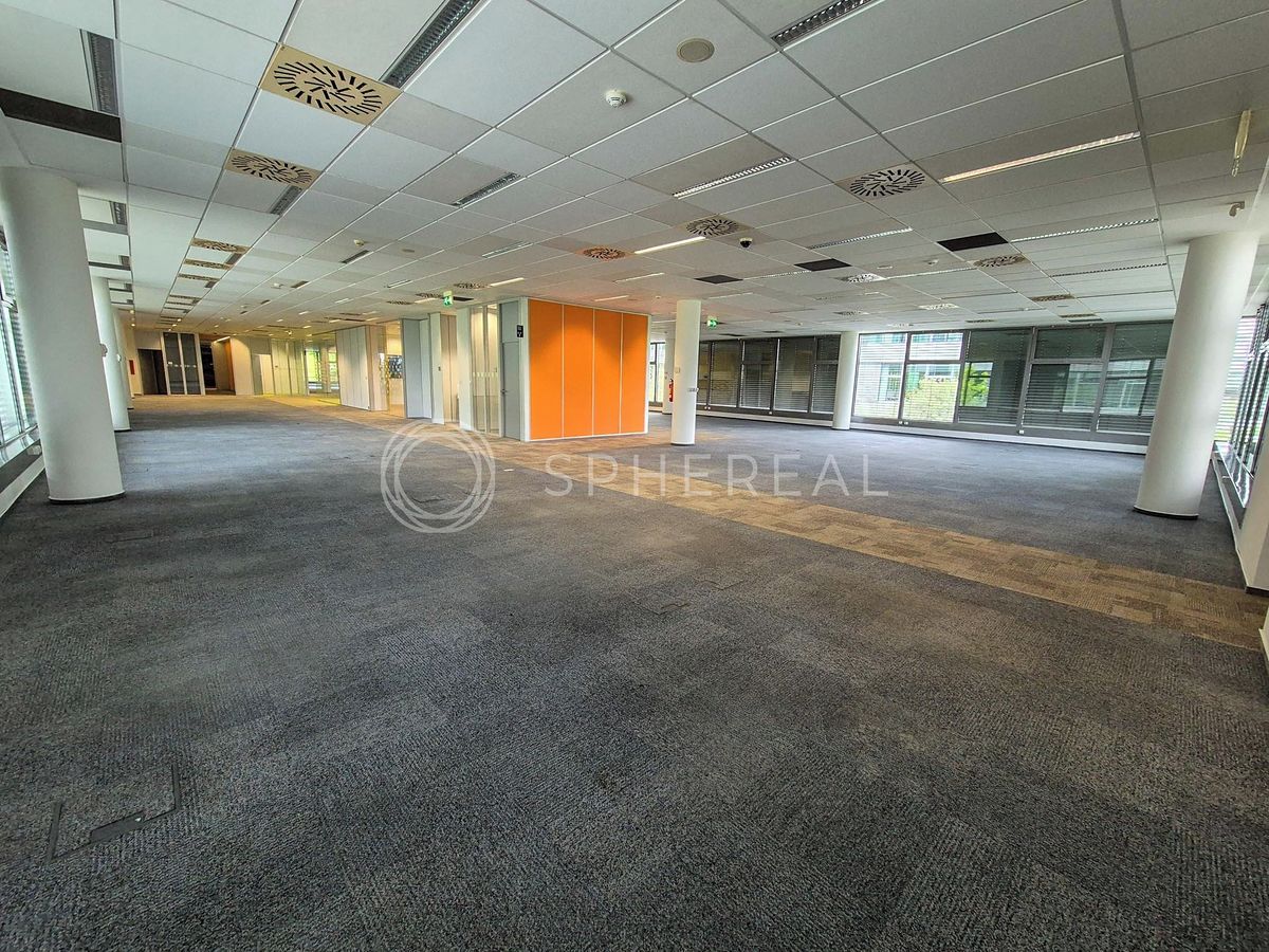 Pronájem kanceláře 1000 m² – fotografie 4