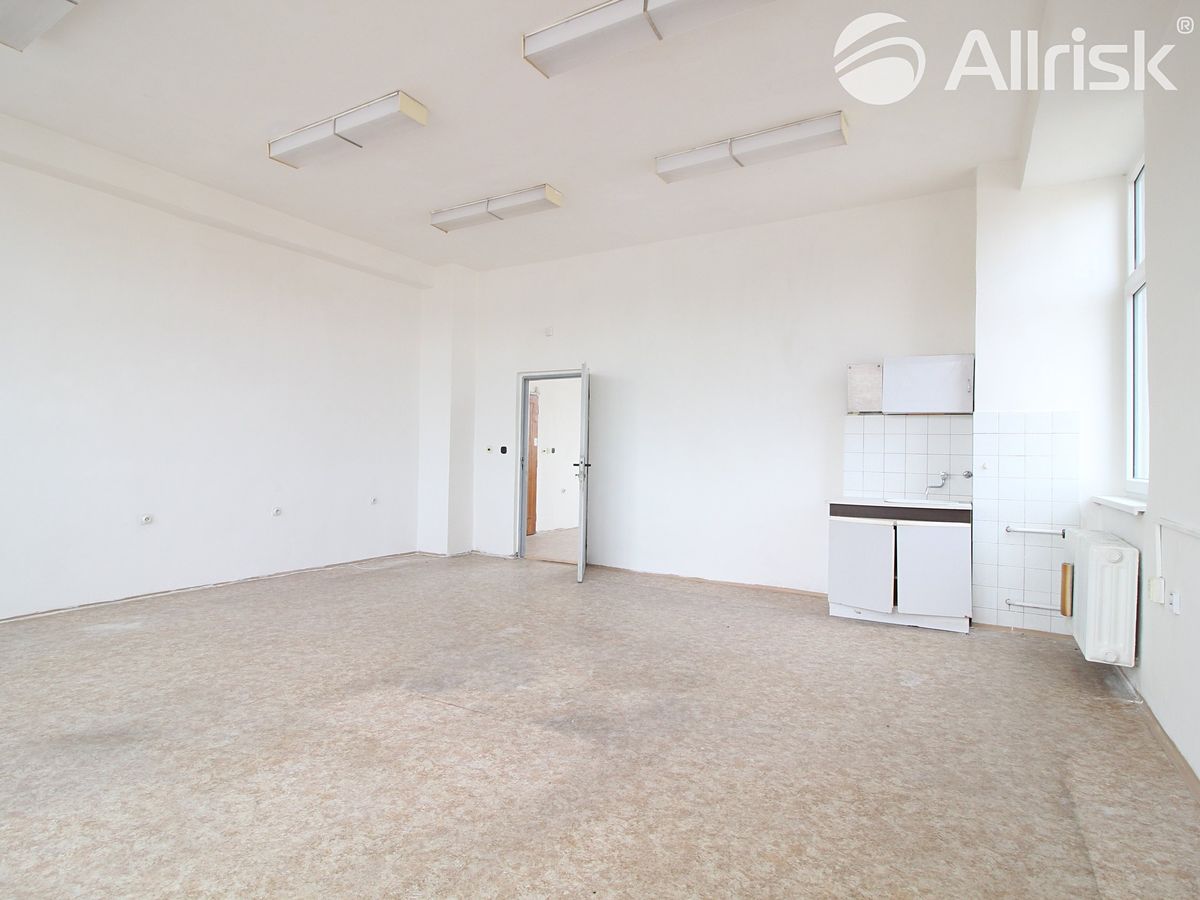 Pronájem kanceláře 79 m² – fotografie 4