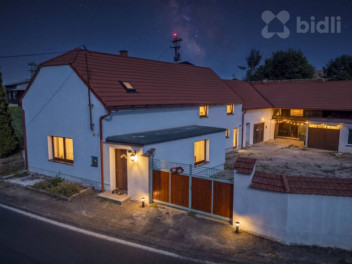 Prodej rodinného domu 140 m², pozemek 327 m²