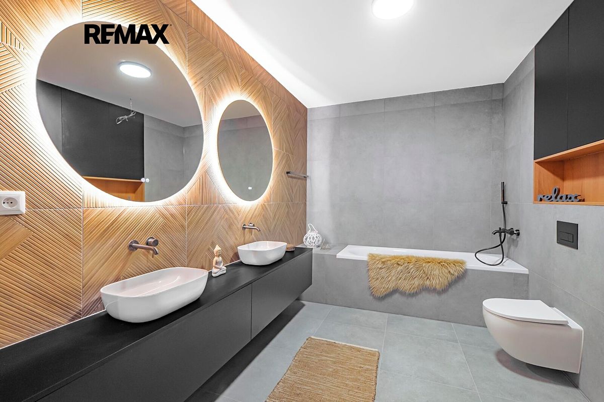 Prodej rodinného domu 182 m², pozemek 348 m² – fotografie 2