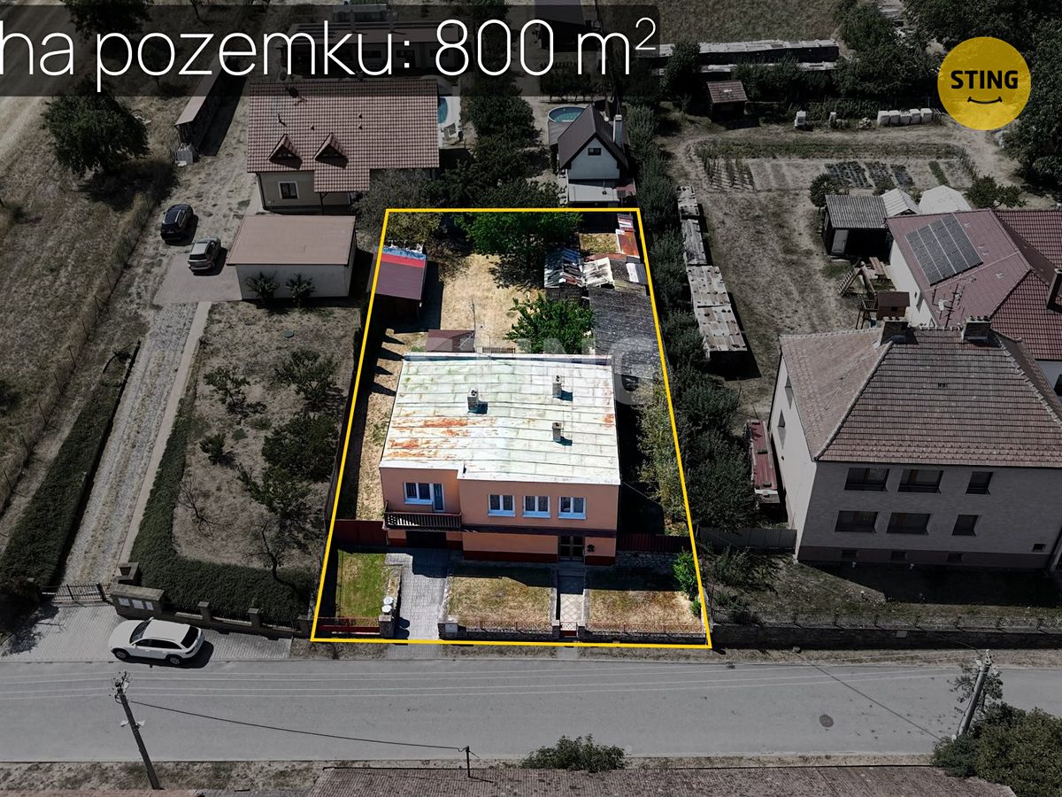 Prodej rodinného domu 200 m², pozemek 800 m² – fotografie 2