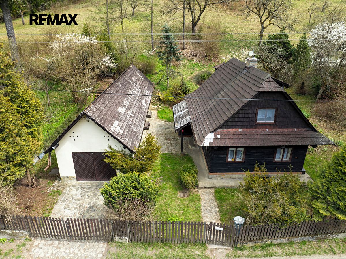 Prodej rodinného domu 600 m², pozemek 24773 m²