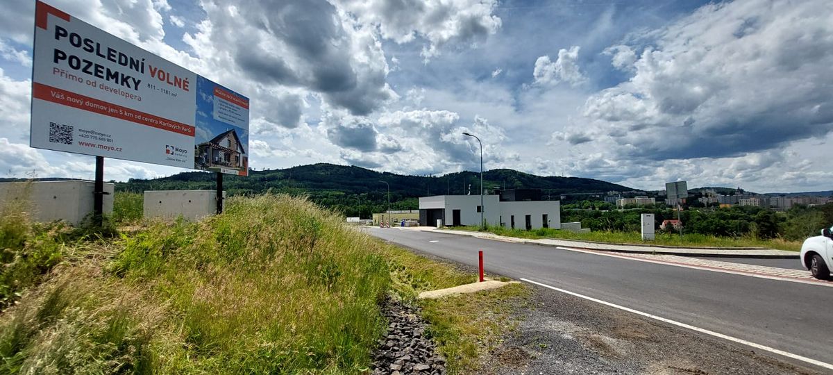 Prodej stavebního pozemku 842 m² – fotografie 2
