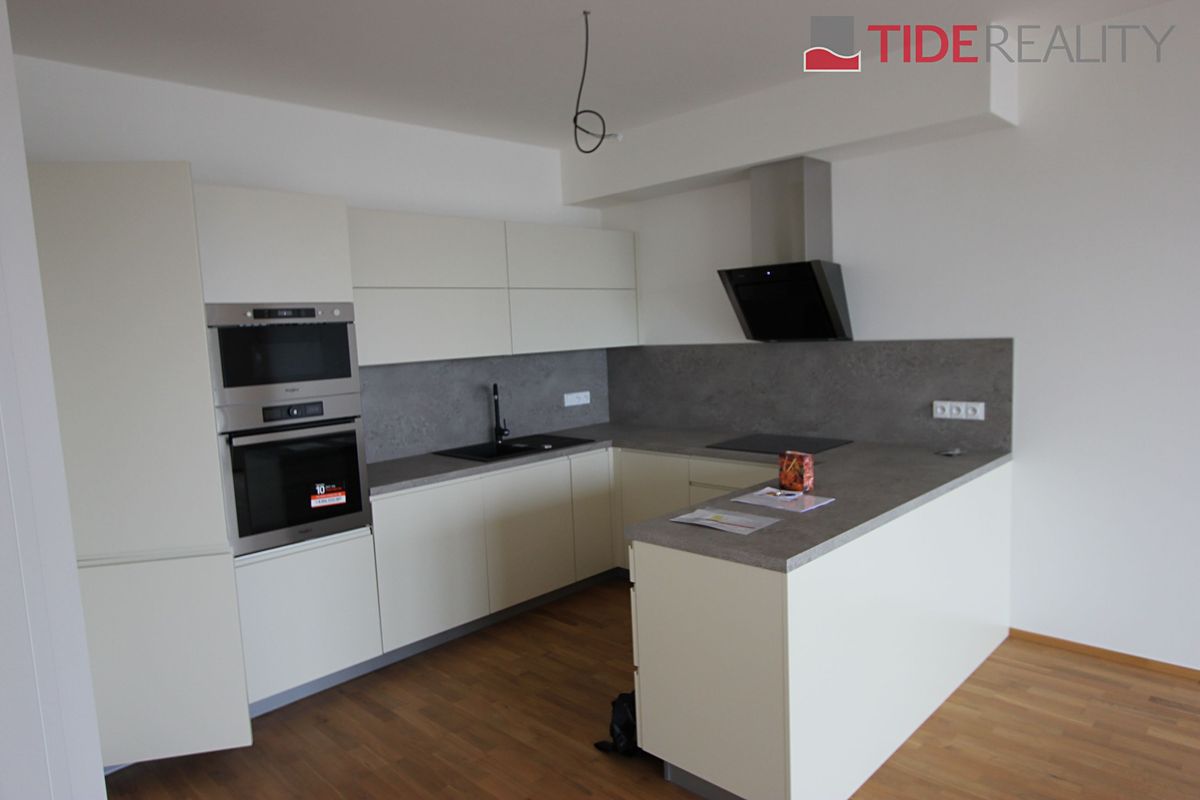 Pronájem bytu 4+kk 95 m² – fotografie 4