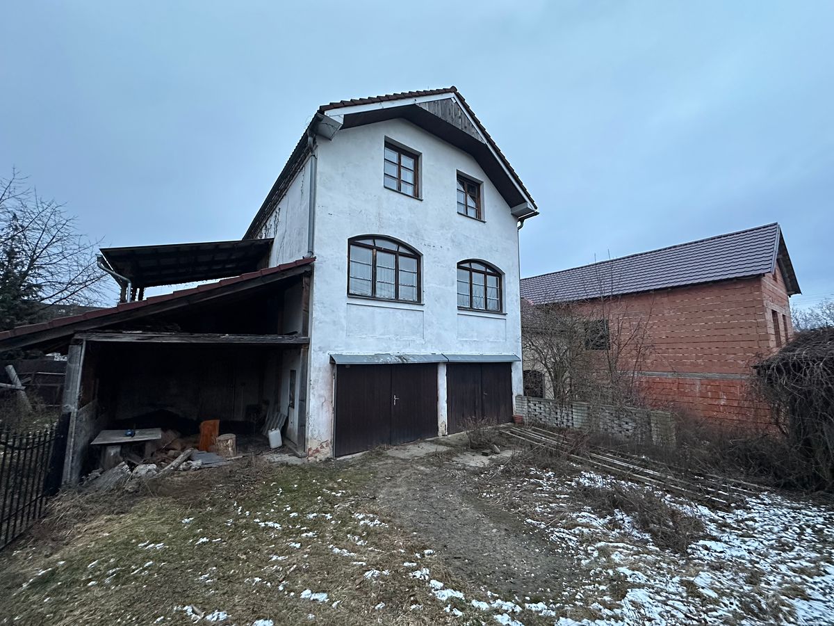 Prodej rodinného domu 180 m², pozemek 1939 m² – fotografie 3