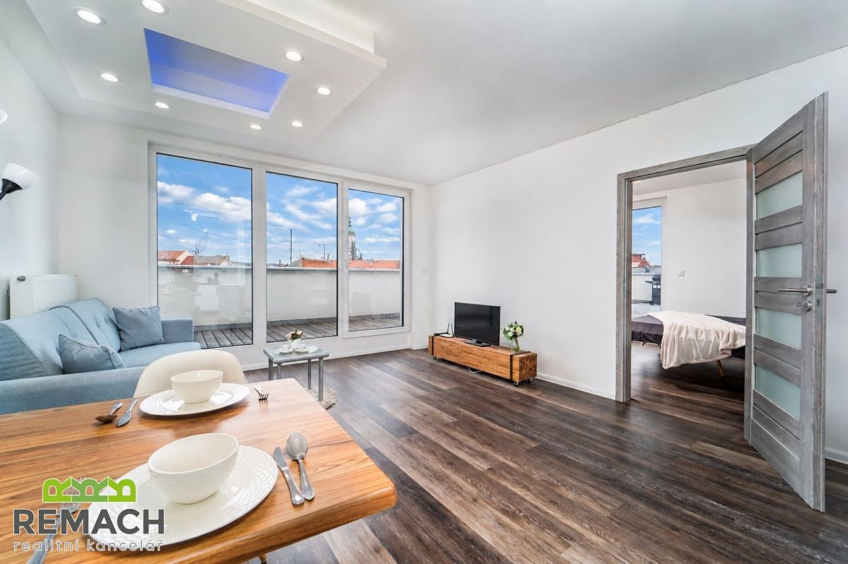 Pronájem bytu 2+kk 144 m²