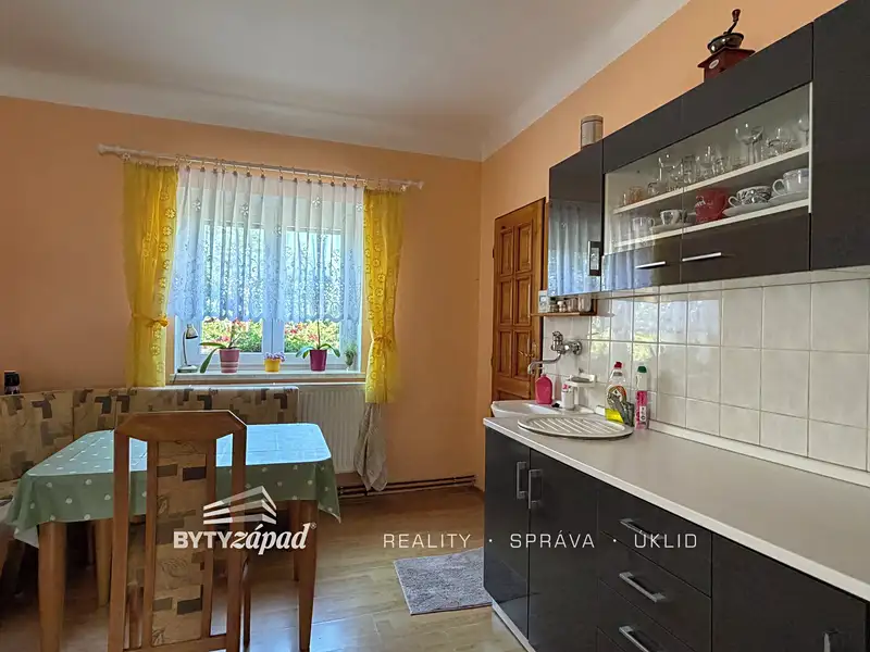 Prodej rodinného domu 90 m², pozemek 1619 m², Plešnice – náhled fotky 3