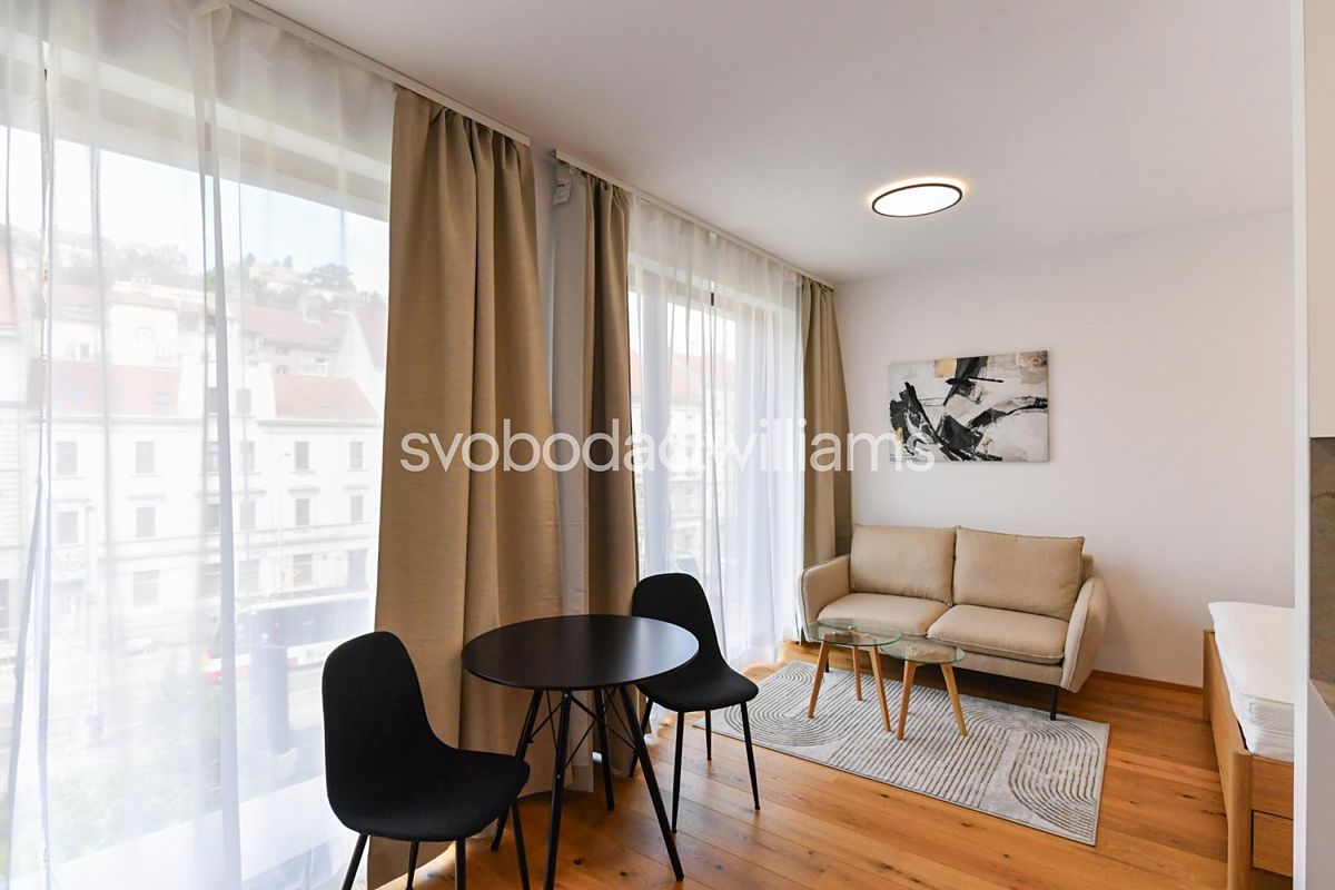 Pronájem bytu 1+kk 40 m²