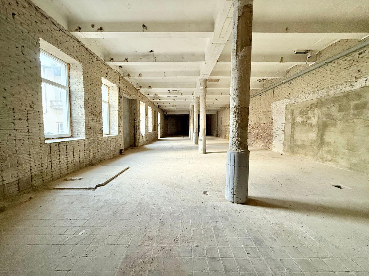 Pronájem obchodního prostoru 1000 m² – fotografie 4