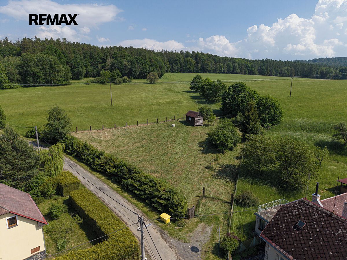 Prodej stavebního pozemku 2000 m² – fotografie 2