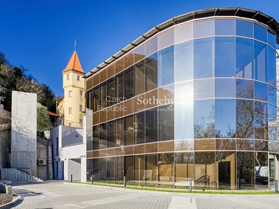 Pronájem kanceláře 1 500 m²