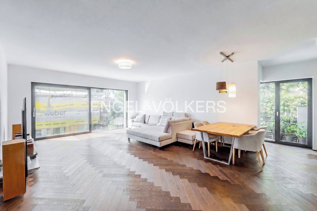 Pronájem bytu 2+kk 82 m²