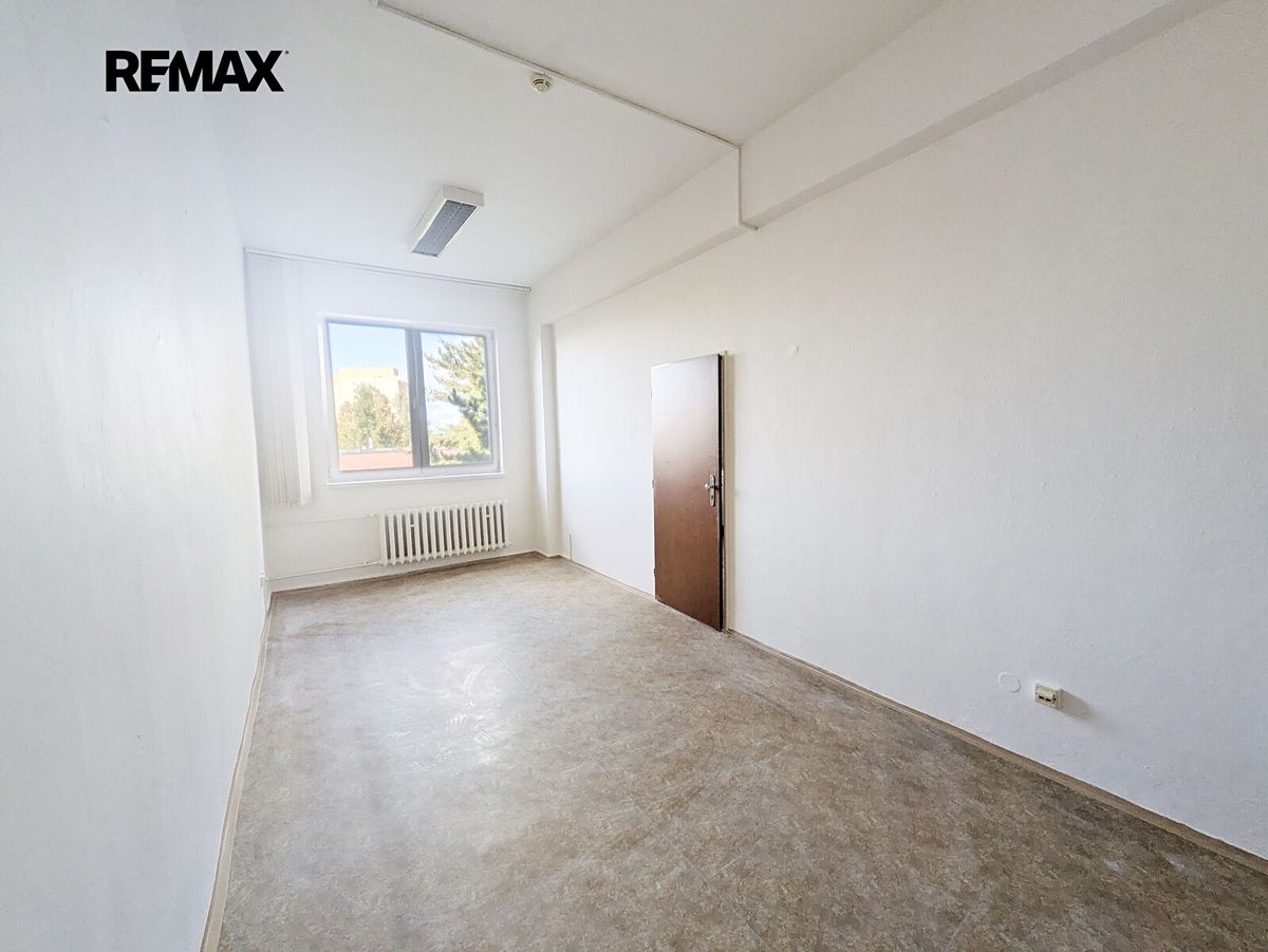 Pronájem kanceláře 73 m²
