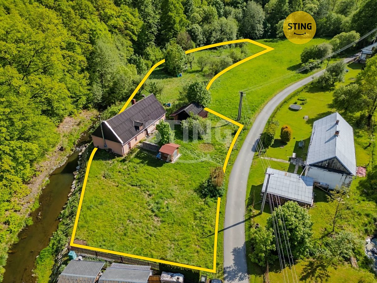 Prodej rodinného domu 120 m², pozemek 2690 m²