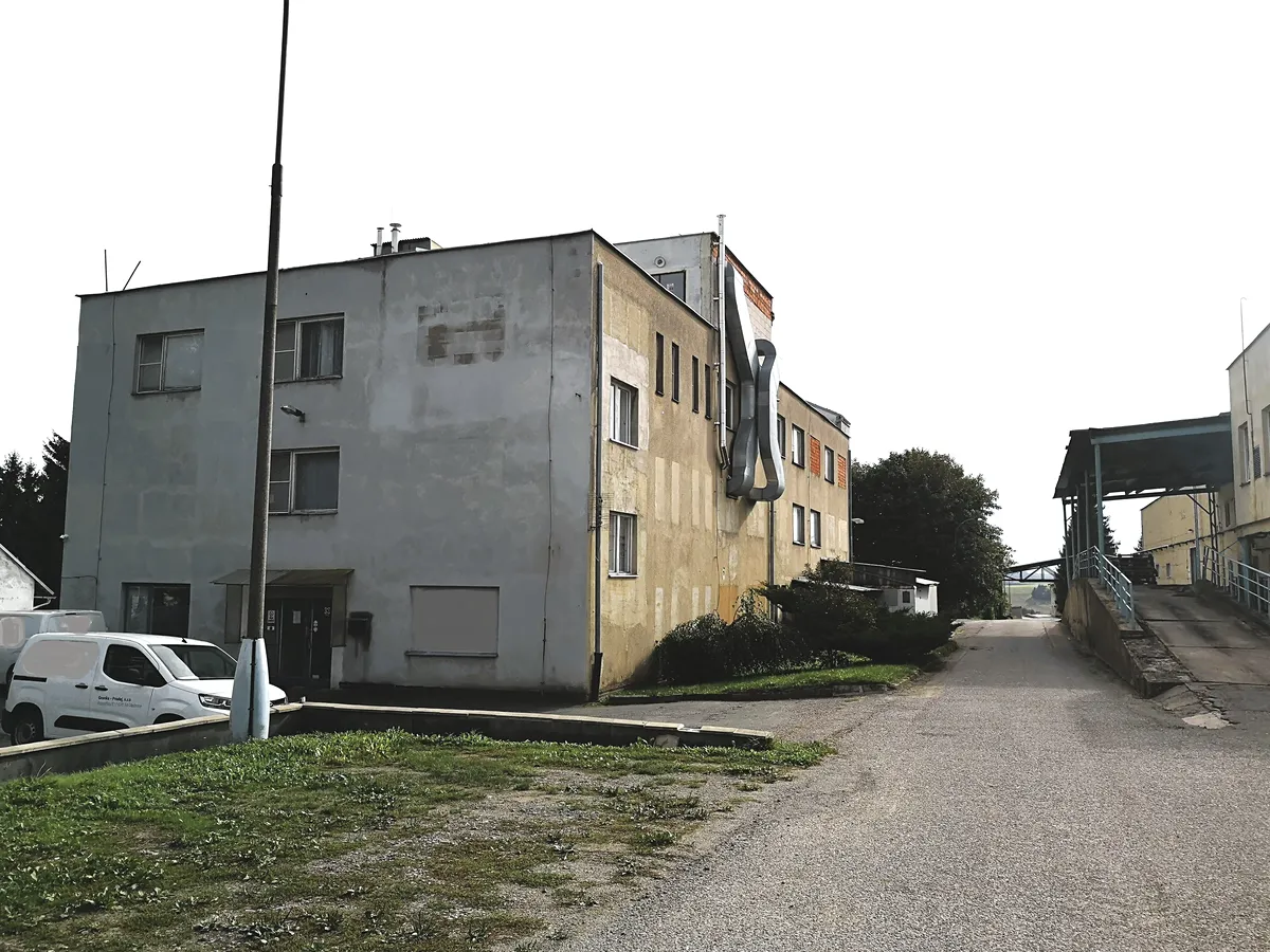 Prodej výrobní haly, prostoru 1700 m²