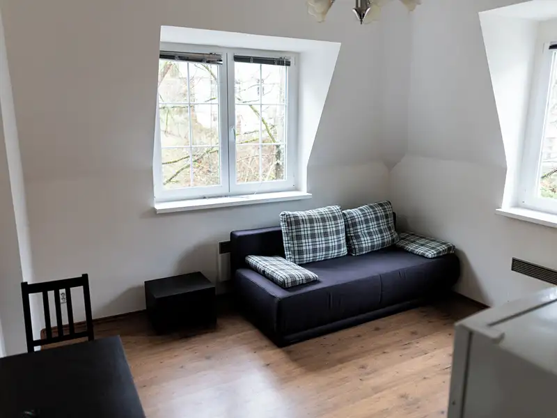 Pronájem bytu 1+kk 19 m², Karlovy Vary – náhled fotky 2