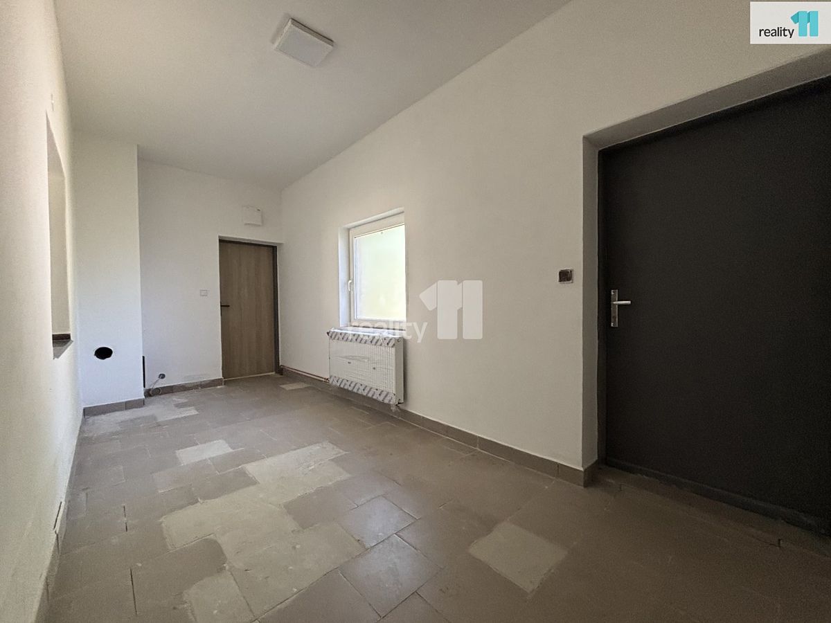 Pronájem obchodního prostoru 144 m² – fotografie 4