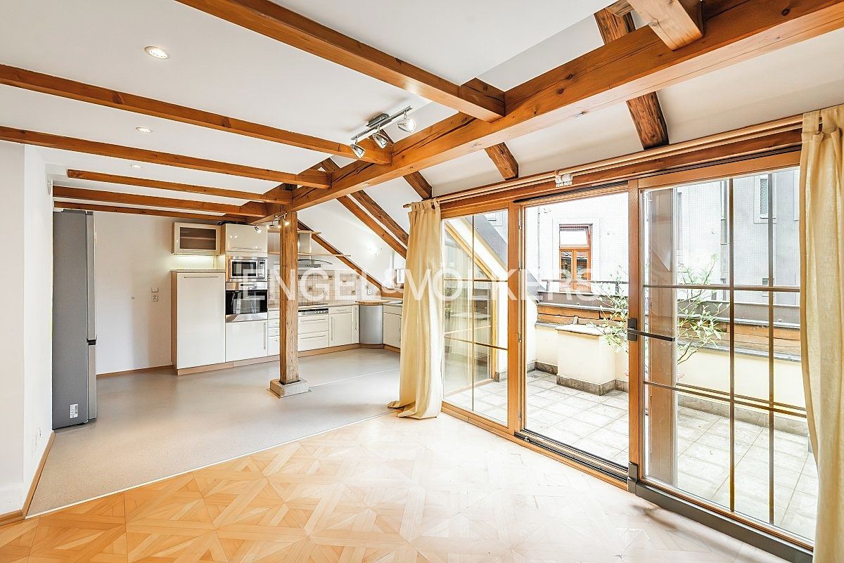 Pronájem bytu 4+kk 221 m²