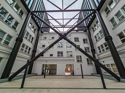 Pronájem kanceláře 1000 m²