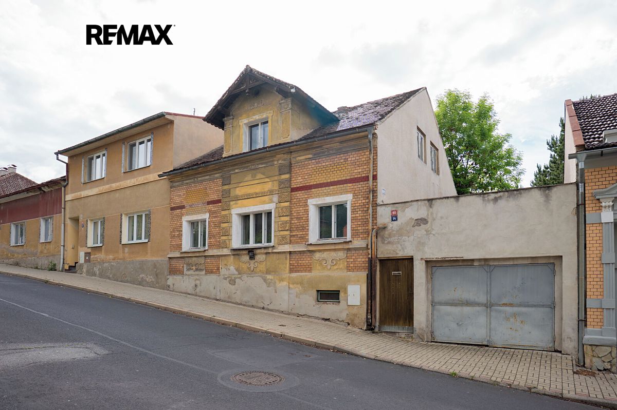Prodej rodinného domu 281 m², pozemek 281 m² – fotografie 2
