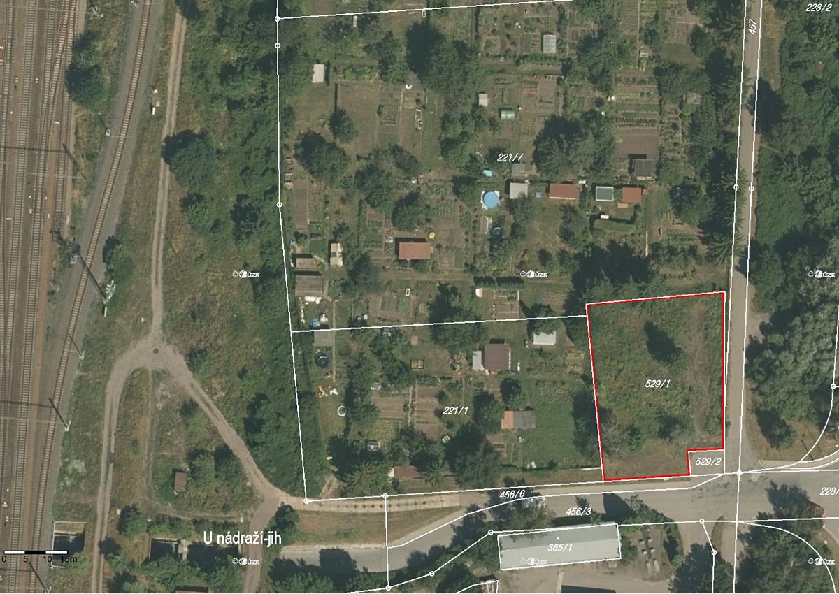 Prodej pozemku 1215 m²