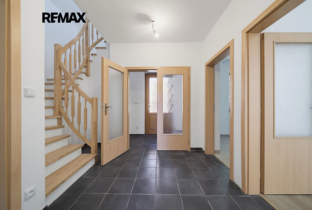 Prodej rodinného domu 119 m², pozemek 449 m² – fotografie 2