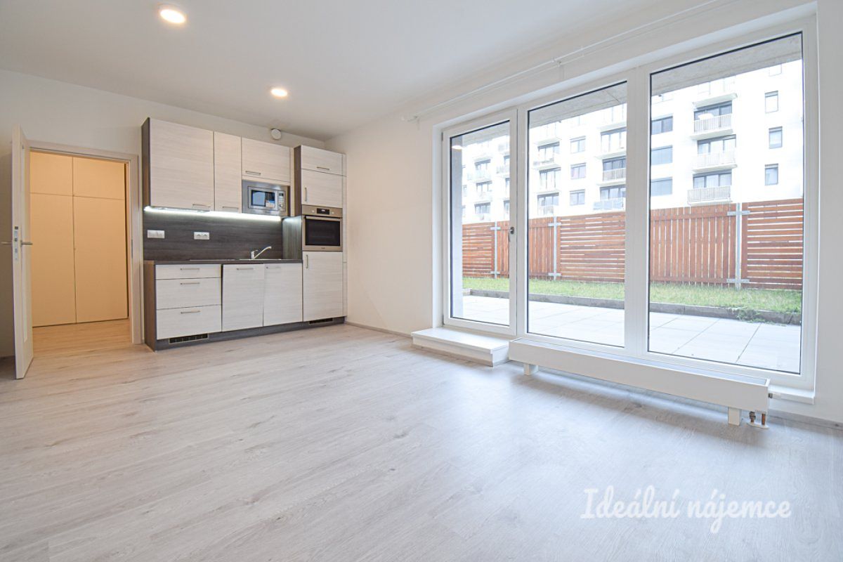 Pronájem bytu 1+kk 29 m²