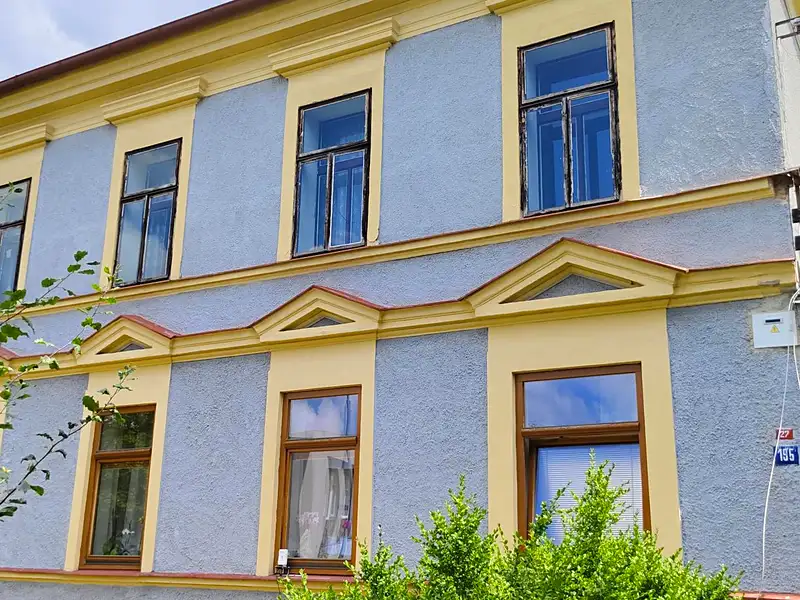 Prodej vícegeneračního domu 240 m², pozemek 950 m², Cheb – náhled fotky 3