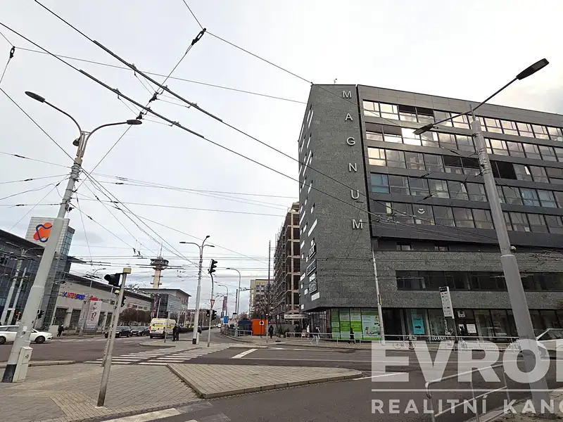 Pronájem kanceláře 24 m², Pardubice – náhled fotky 2