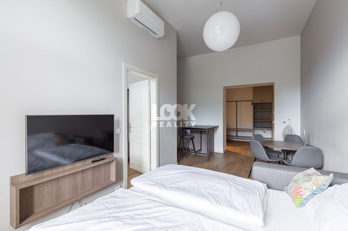 Pronájem bytu 2+kk 37 m² – fotografie 3