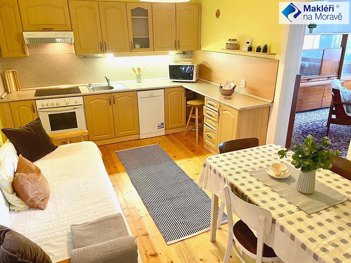 Prodej rodinného domu 200 m², pozemek 3182 m² – fotografie 2