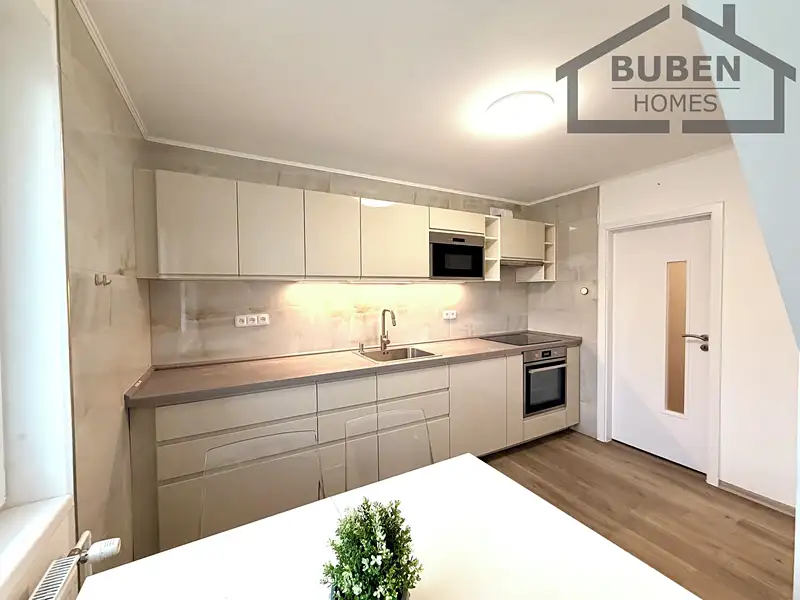 Prodej rodinného domu 300 m², pozemek 1128 m², Rozvadov – náhled fotky 3